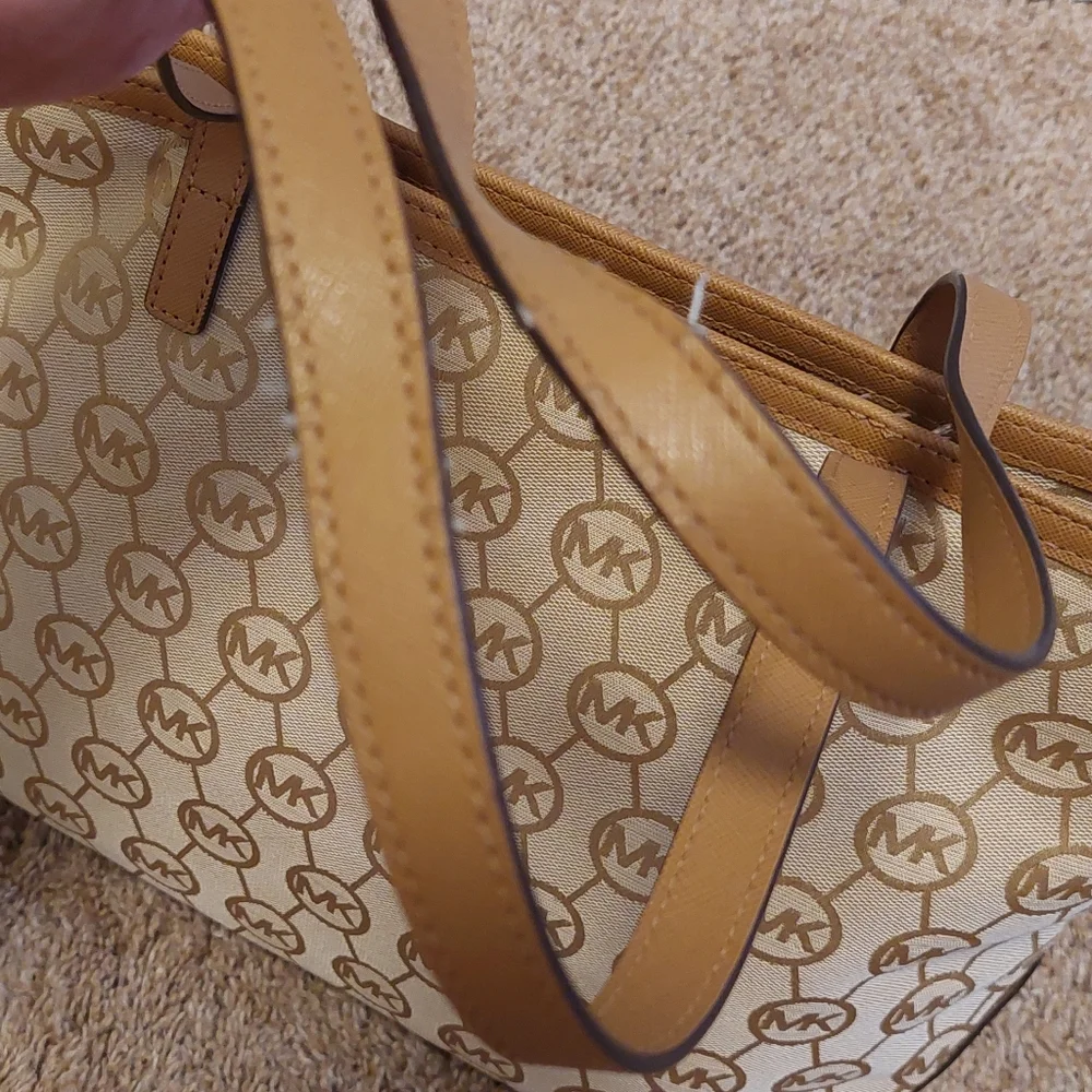 MICHAEL KORS Kempton Signature Circle Monogram Fabric and Leather Tote Bag